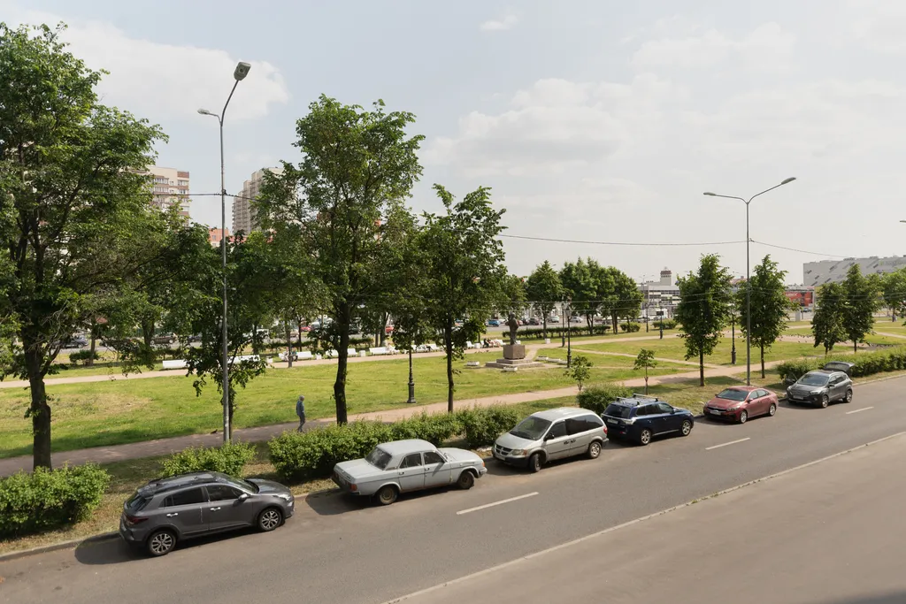 Уютная трёшка рядом с метро, парком и берегом Невы
