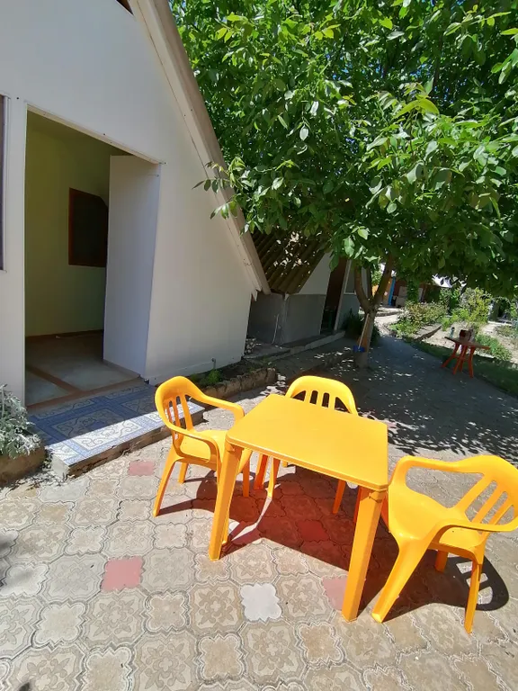 Коттедж Благоустроенный домик — аренда посуточно в Голубицкая