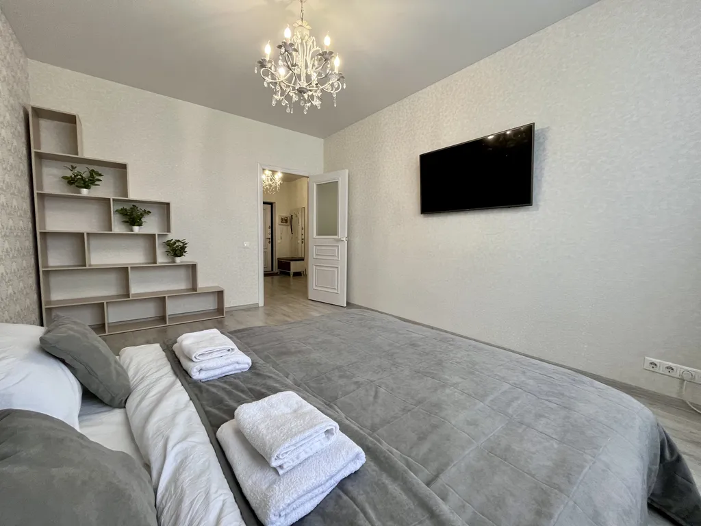 Квартира с панорамными окнами в центре города