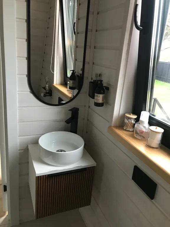 Треугольный домик рядом с Беловежской пущей