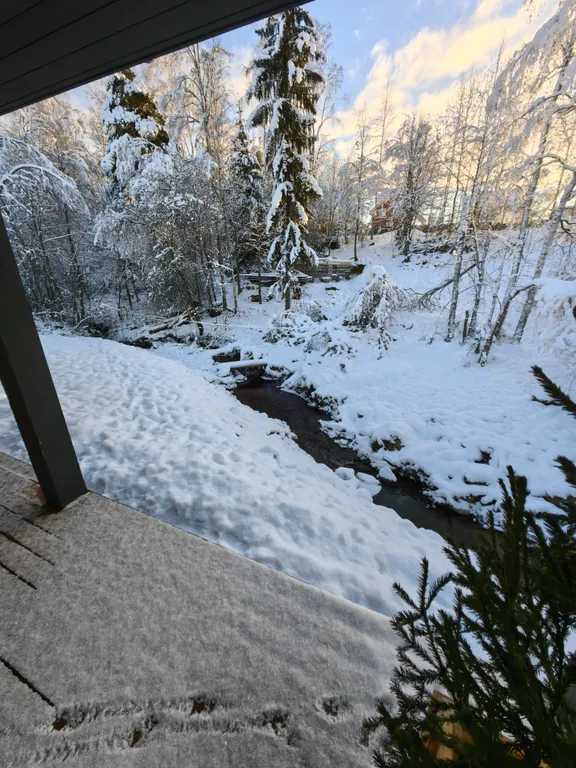 Дом у ручья