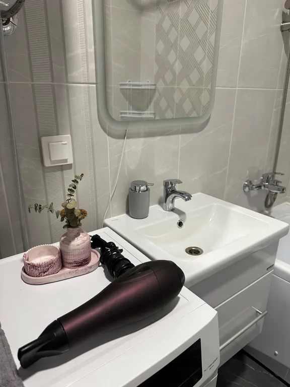 Изящная 2евро с бассейном на море в Сукко около Кипарисового озера