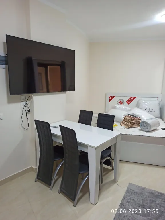 Большая студия у бассейна