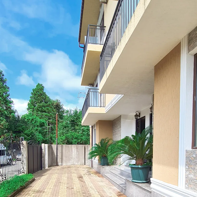 Уютная студия на вилле в Гонио у подножья горы