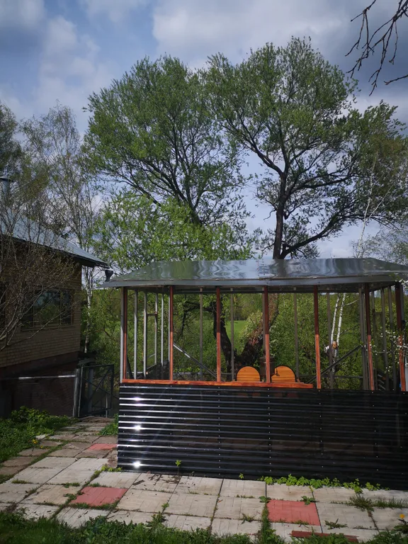 Вместительный, теплый дом на берегу реки Воря