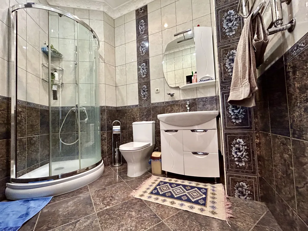 Вилла с бассейном и сауной в центре Ялты