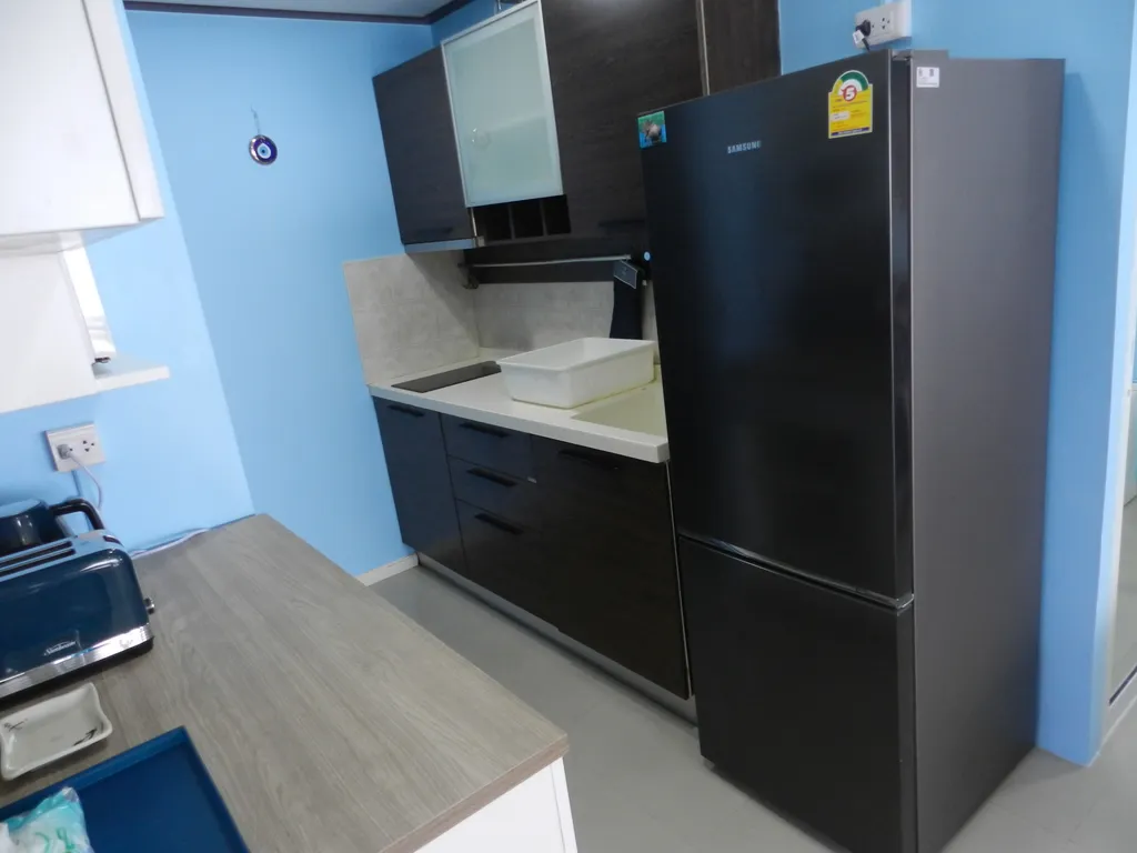 Студия с фронтальным видом на море