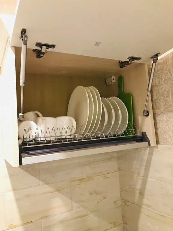 Уюдгая двухкомнатная квартира в центре на набережной