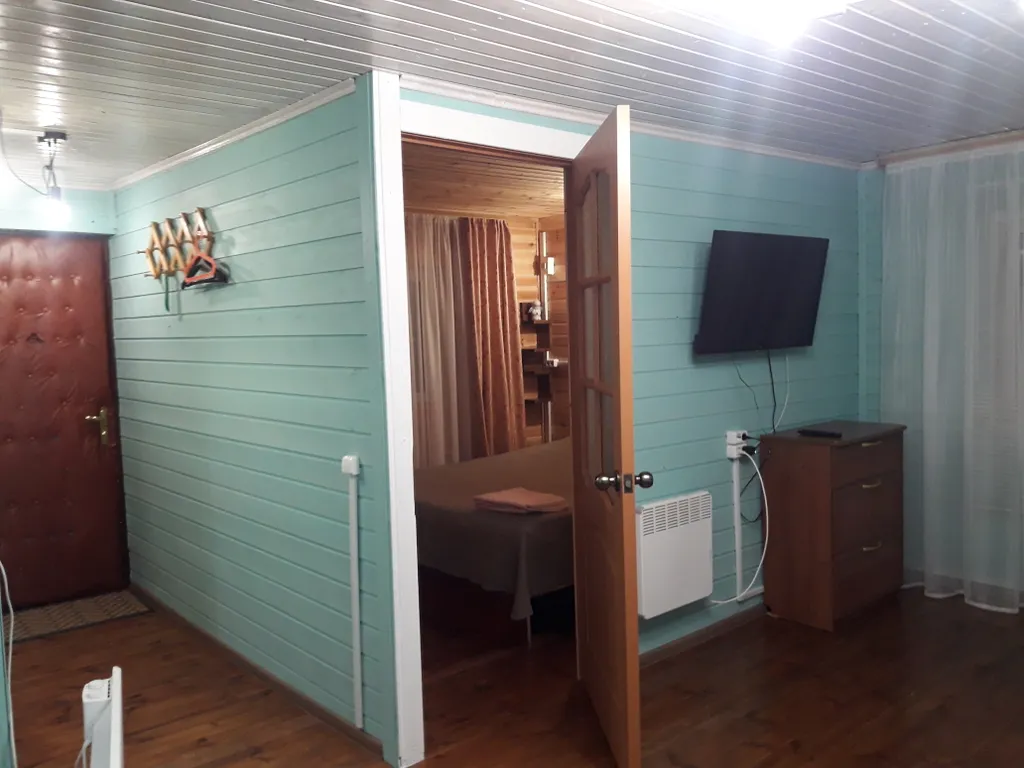 Уютный дом у озера