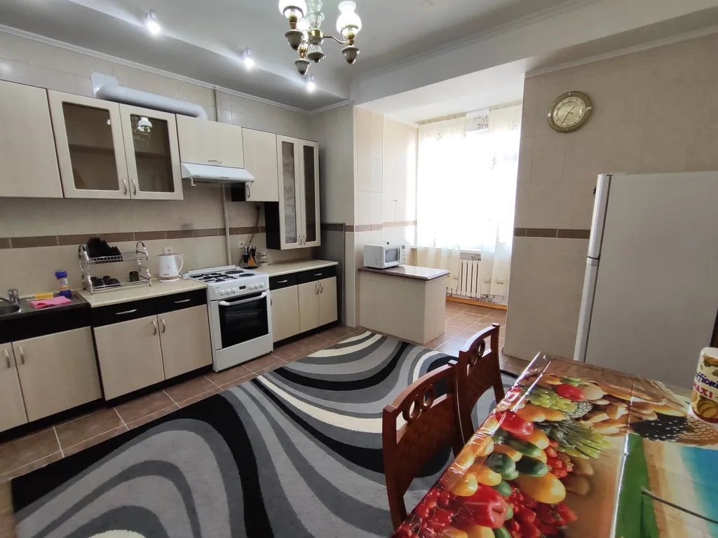 Просторные двухкомнатные апартаменты в центре филармония