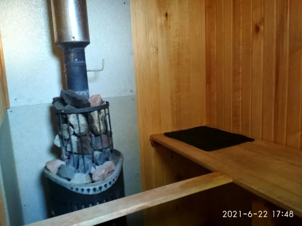 Коттедж Двухэтажный апартамент в доме на берегу озера — Луга