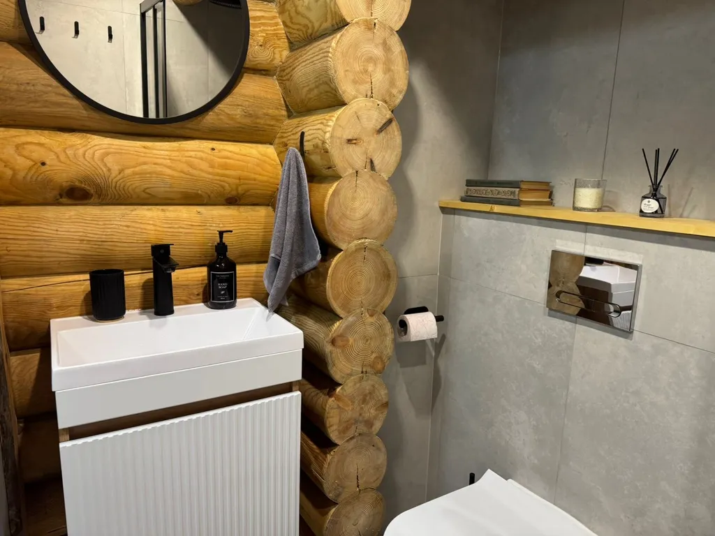 Дом на берегу озера Лососинное