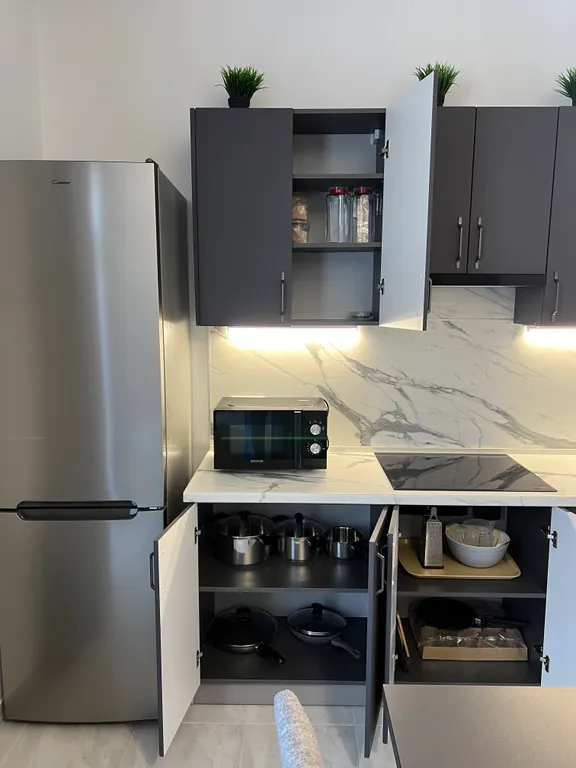 Дом с бассейном и с видом на море и горы