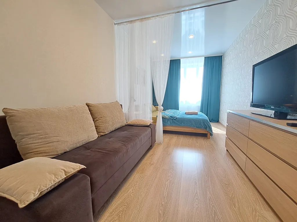 Квартира Квартира Уютная и вместительная Евро2 у СГУПСа — Новосибирск