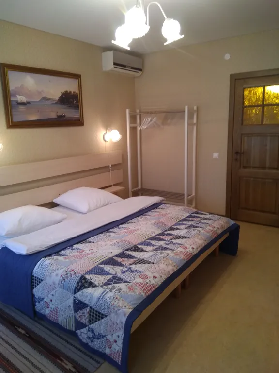 Дом с верандой в саду