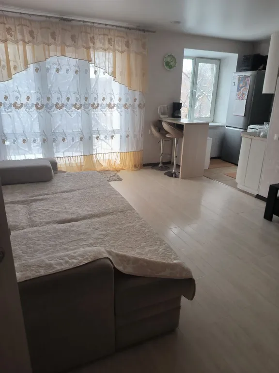 Уютная двухкомнатная квартира с видом на бульвар