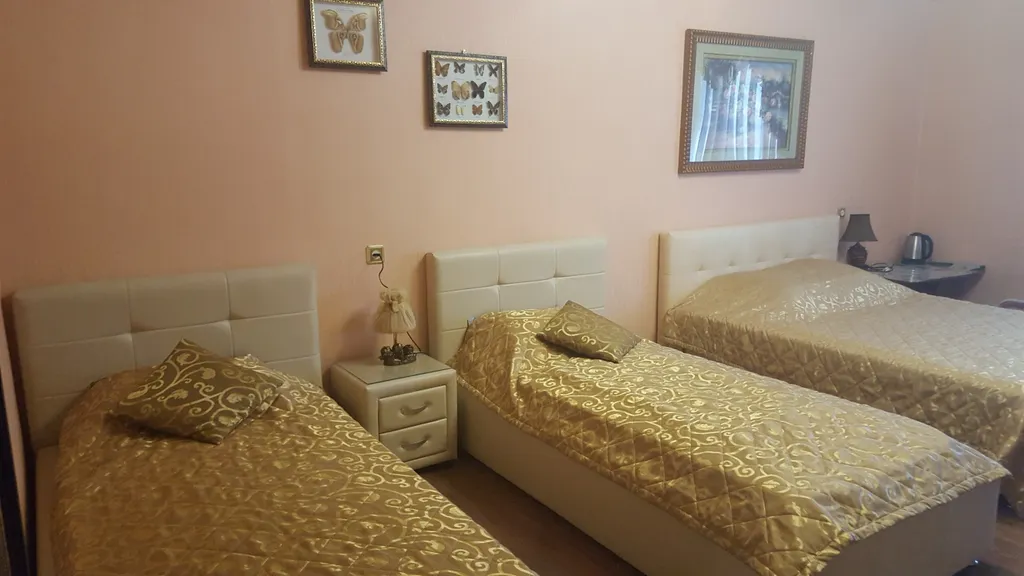 Квартира Апартаменты 6 с видом на море и внутренний дворик с бассейном — Ейск