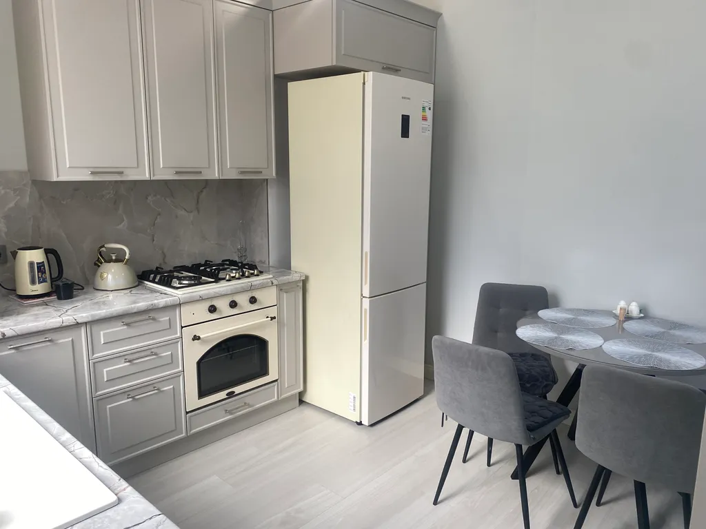 Квартира с хорошим ремонтом в 10 минутах ходьбы от пляжа Лагуна