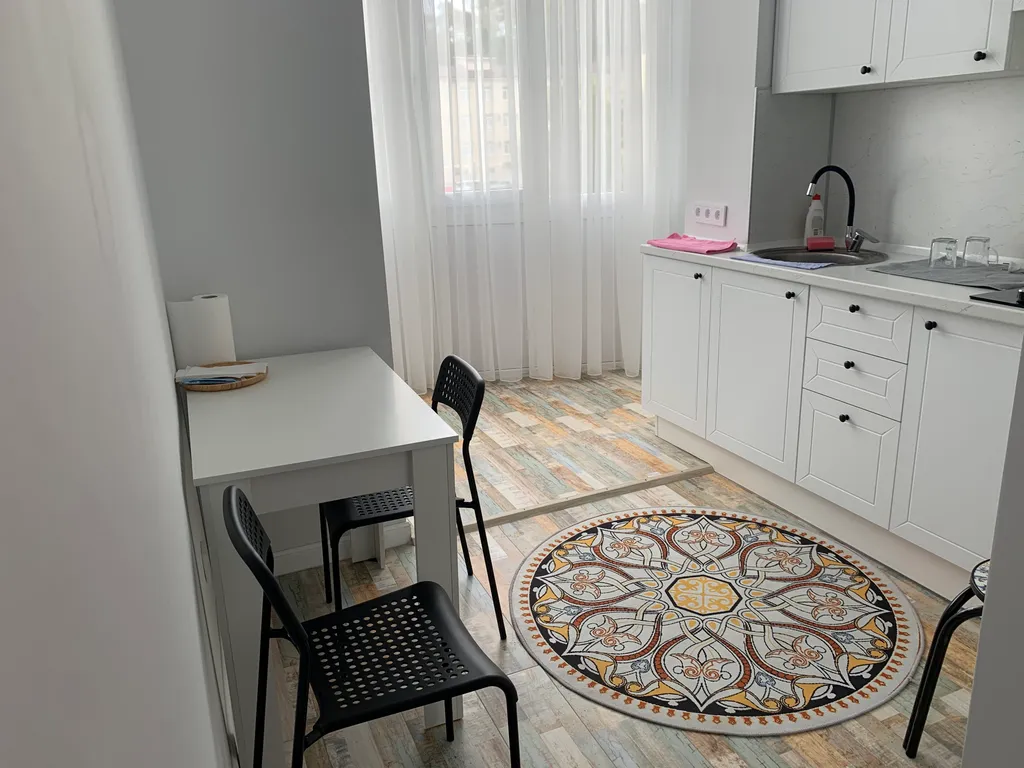 Уютная квартира с новым ремонтом и мебелью — аренда посуточно в Сухум