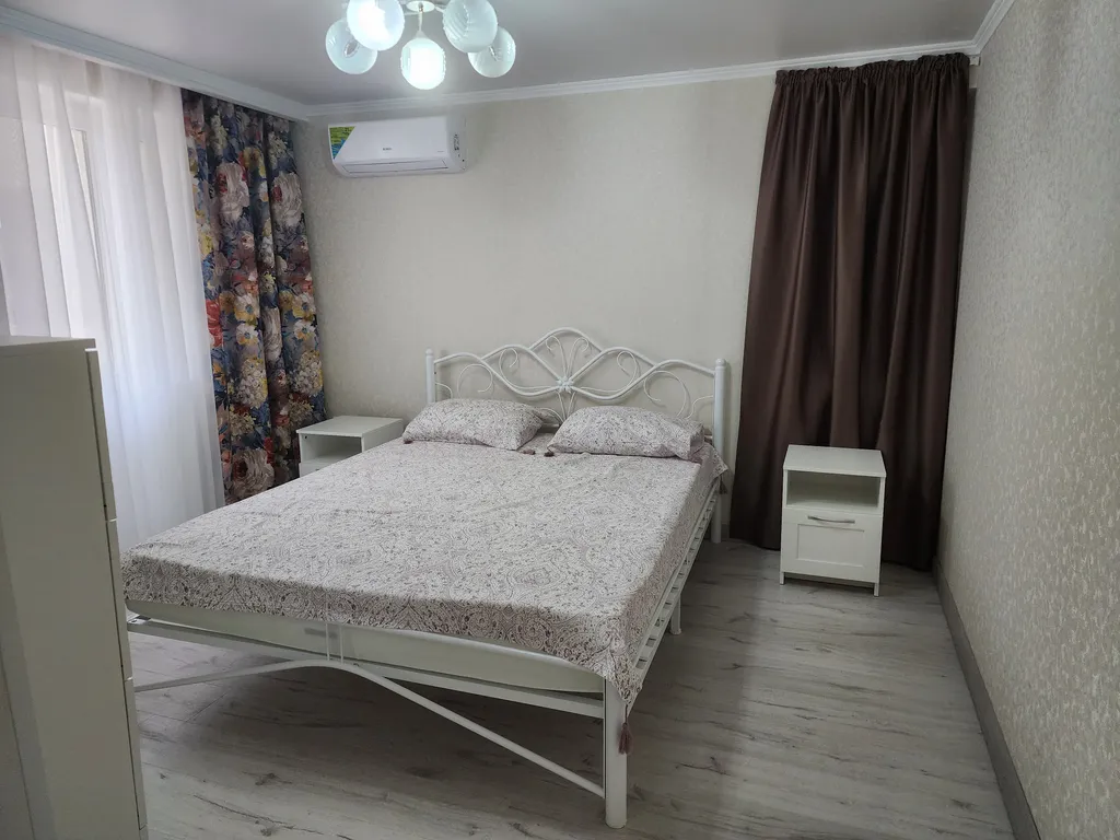 Дом с двором