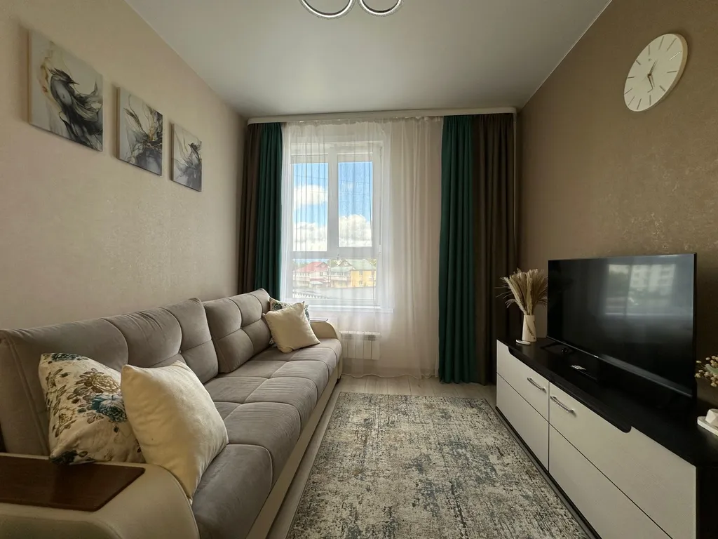 Комфортная квартира в новом доме с видом на закат