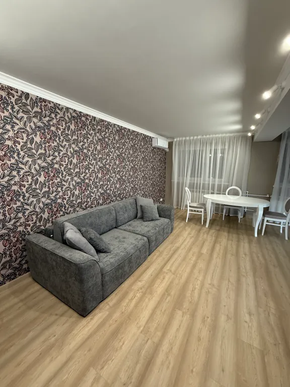 Просторная большая квартира в спальном районе