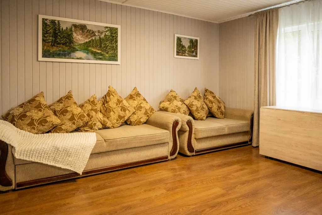 Коттедж на первой береговой линии с шикарным панорамным видом на озеро