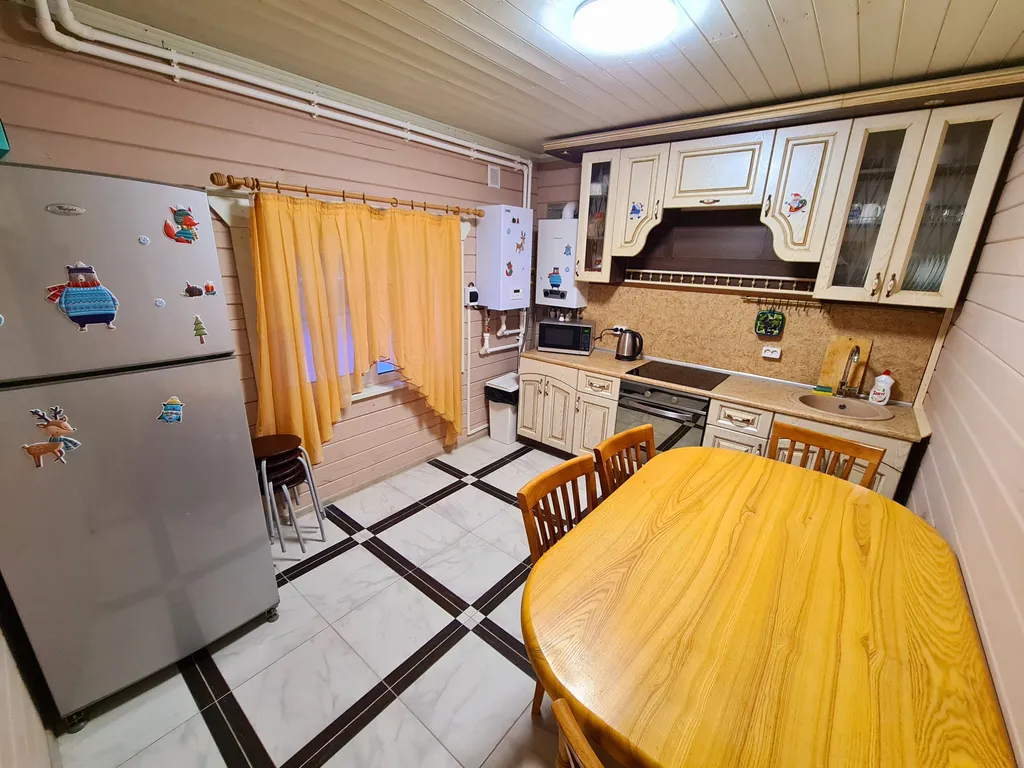 Дом с сауной в 200 метрах от озера, с 5 спальнями, качелями и мангалом