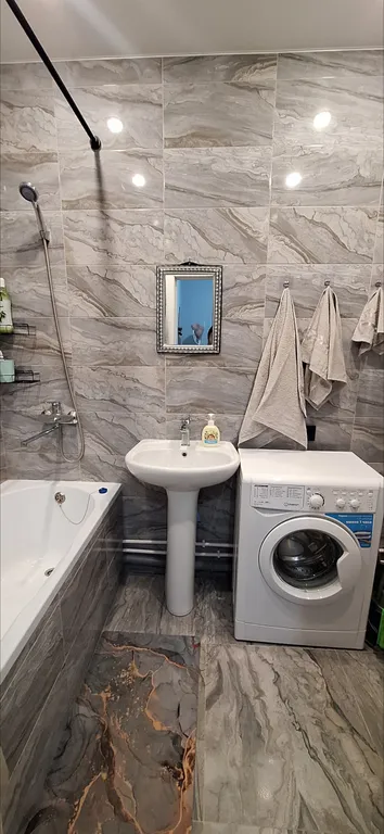 Просторная квартира в стиле сканди в северной столице