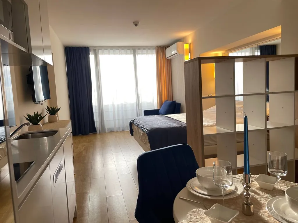 Премиум студия с балконом и видом на море