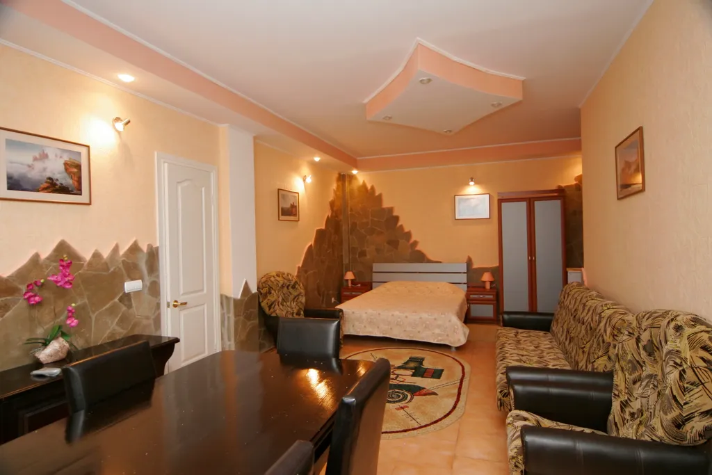 Квартира Комната №17 - однокомнатная с мини-кухней — аренда посуточно в Гурзуф