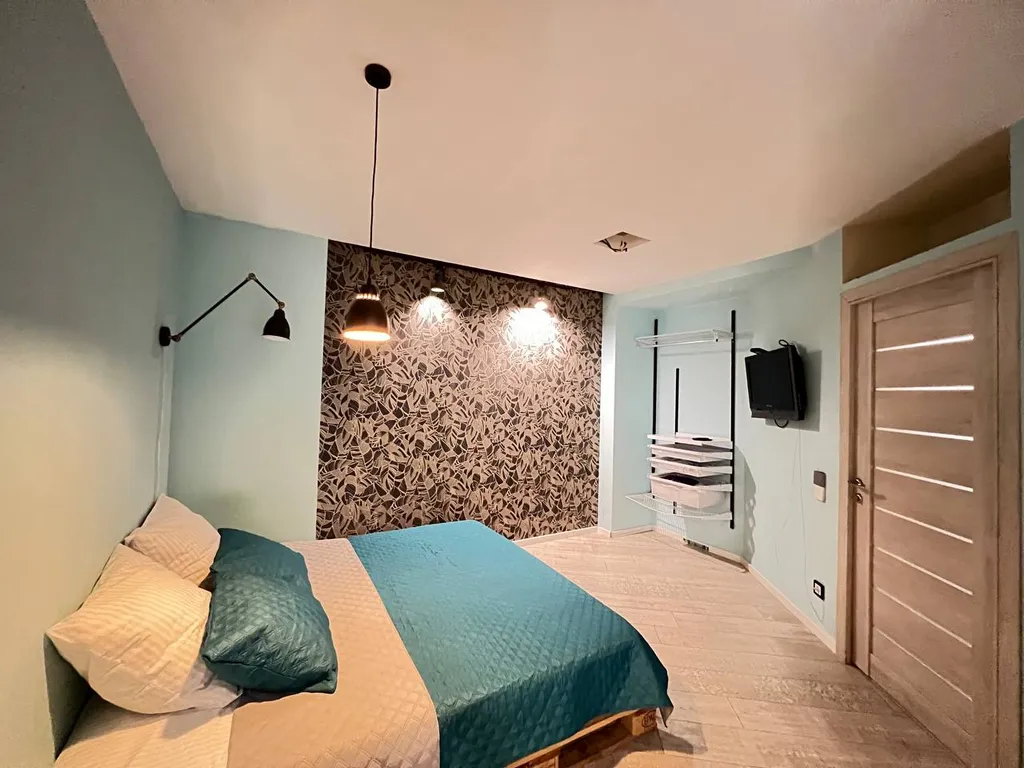 Трехкомнатная с оригинальным дизайнерским ремонтом ЦЕНТР