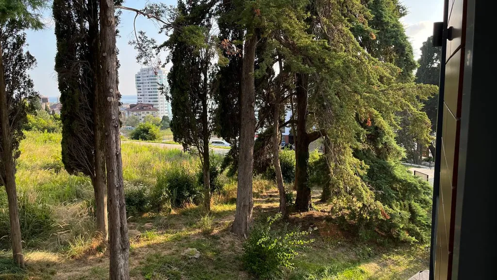 Квартира с посудомойкой, балконом и бассейном