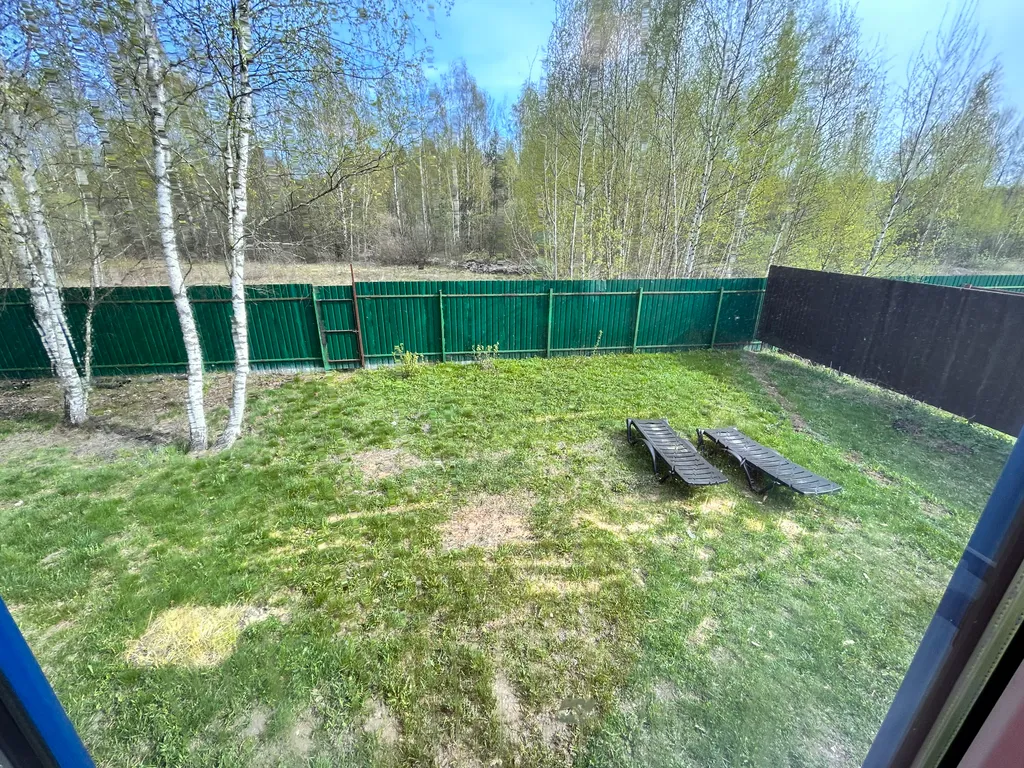 Загородный дом с беседкой