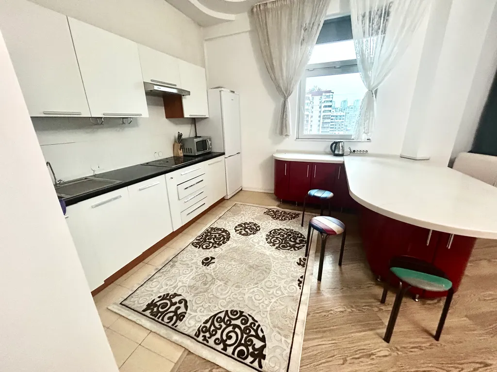 4-комнатная Квартира