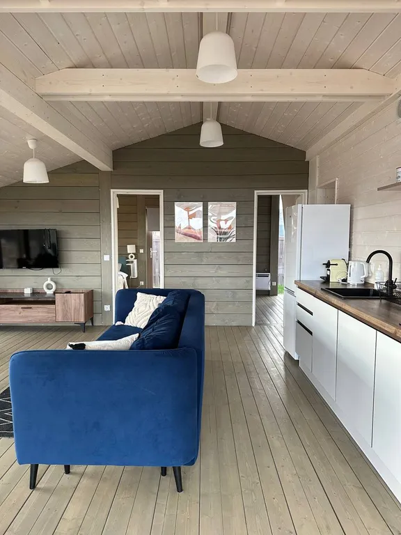 Панорамный дом с камином в престижном поселке