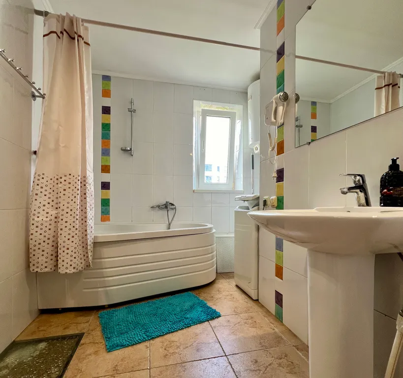 Рядом парк Победы не берем оплату за уборку