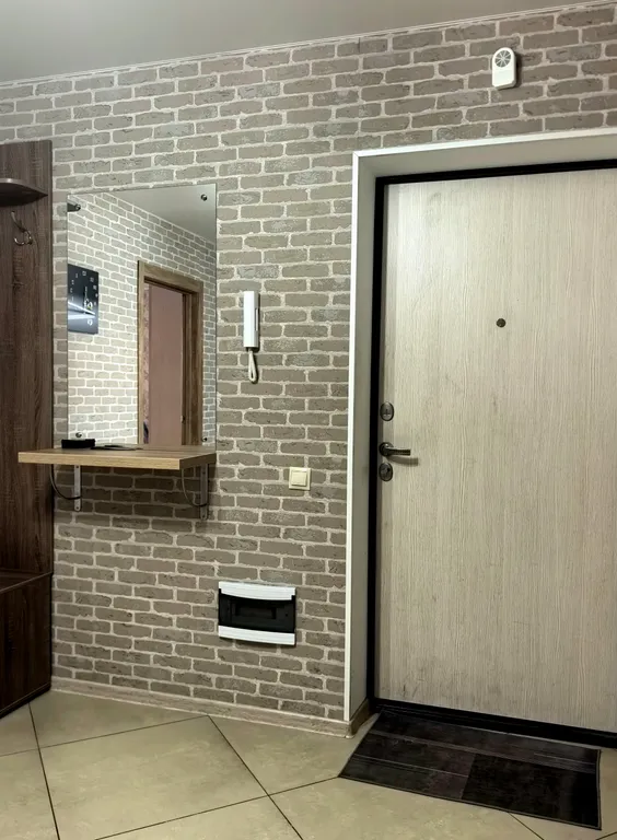 Уютная двухкомнатная квартира с дизайнерским ремонтом