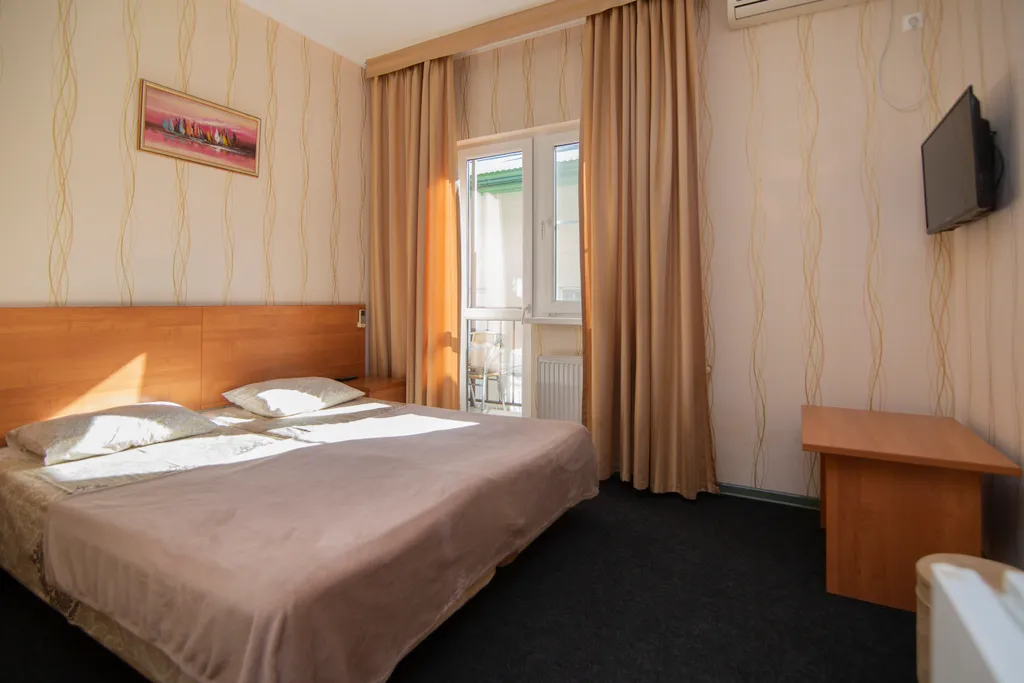 Квартира Двухместный номер с балконом и видом во двор — аренда посуточно в Кабардинка