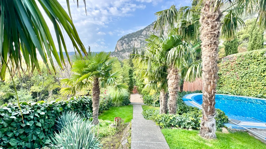 Коттедж Вилла возле Царской тропы в Нижней Ореанде — Ореанда