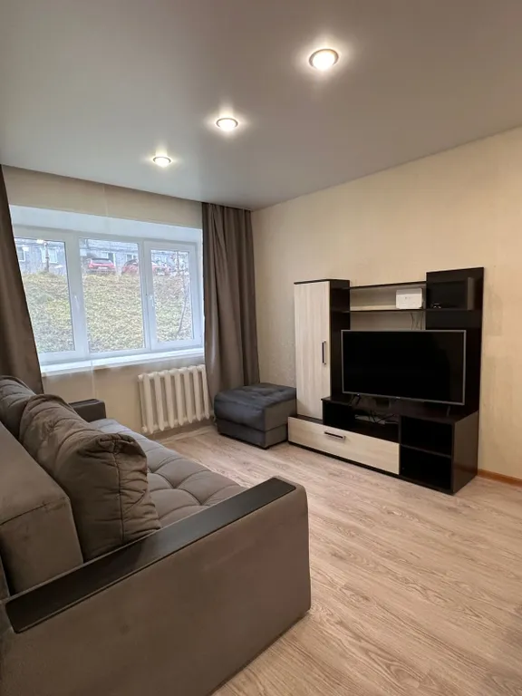 Уютная однокомнатная квартира — аренда посуточно в Кировск