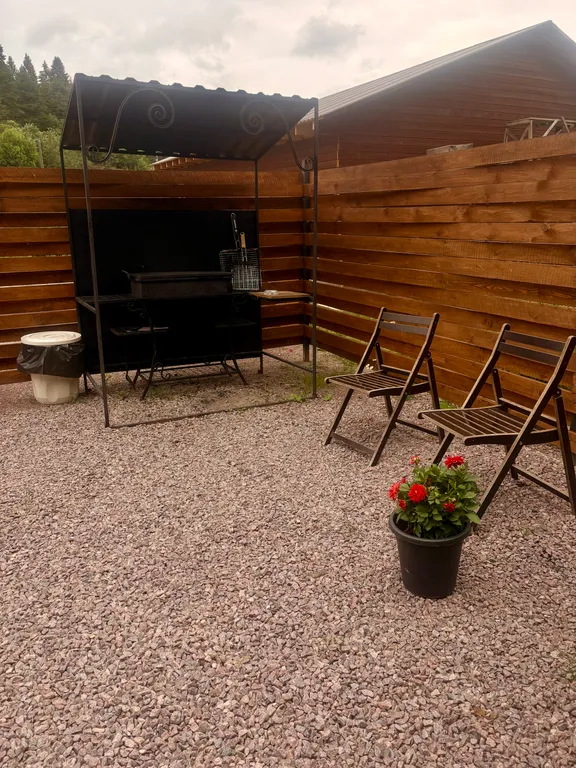 Дом с баней у леса