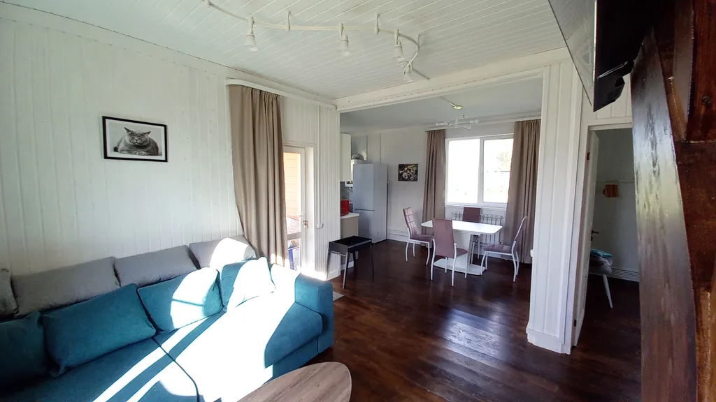 Дом в 2 километрах от озера