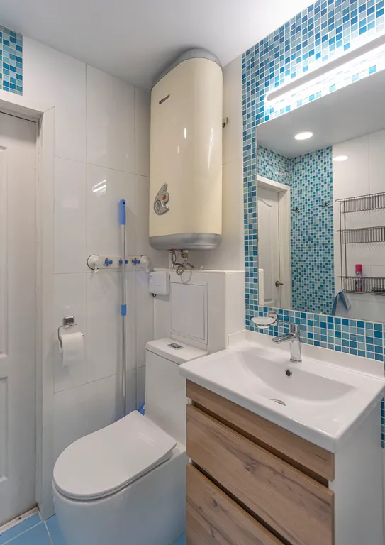 Стильная 1-комнатная квартира в центре с видом на море