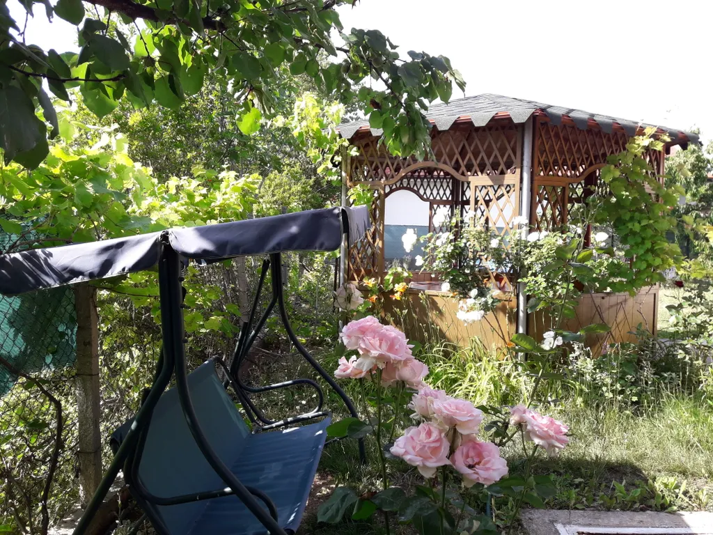 Дом из бруса с беседкой