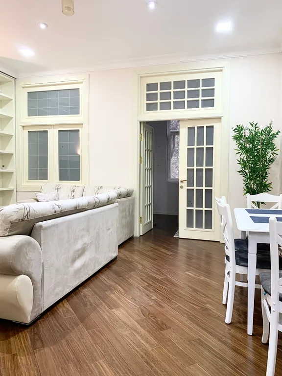 3-комнатная квартира рядом с метро и старым городом — аренда посуточно в Баку