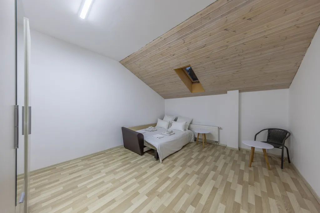 Просторный коттедж с бильярдом и сауной