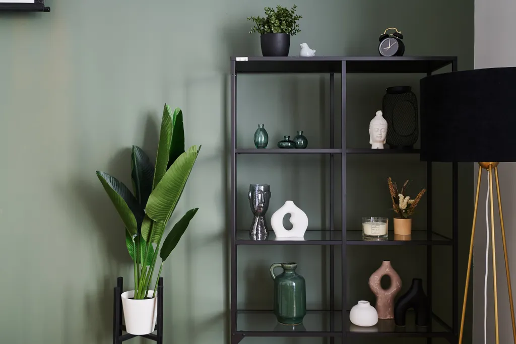 Двенадцать стульев на Тверской