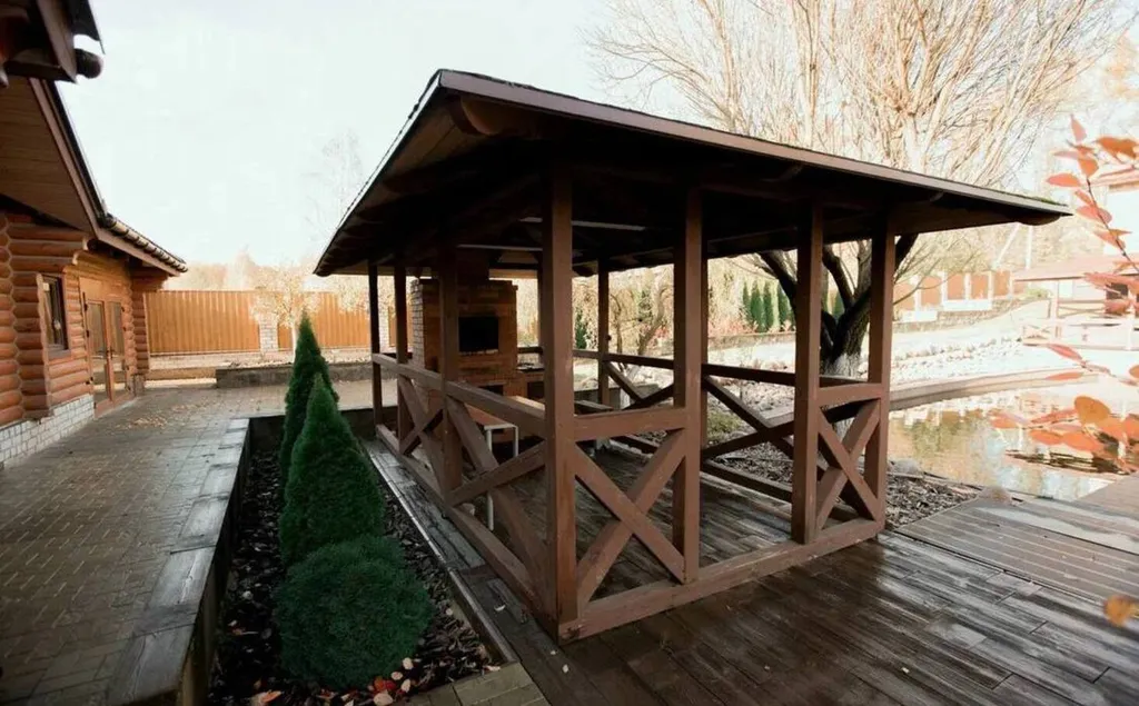 Дворик на Минском море