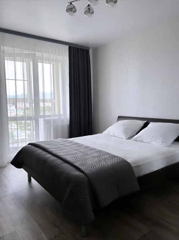 Уютная квартира в центре города с видом на горы